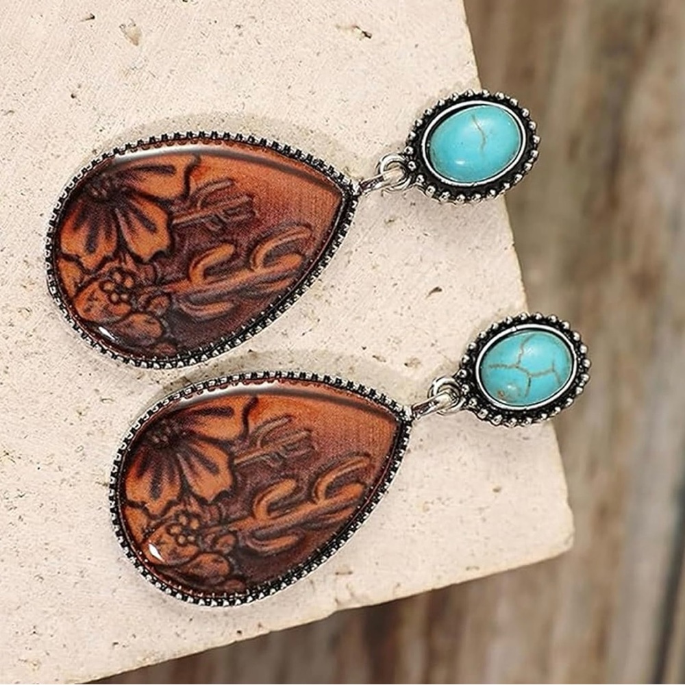 🛍️ 🌵 Western Teardrop Earrings with Turquoise Accents - Picture 2 of 3